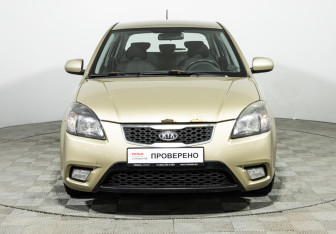 Подержанный автомобиль Kia Rio Hatchback 2011 года (2 фото)