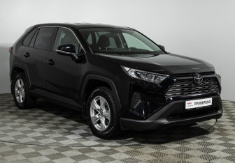 Подержанный автомобиль Toyota RAV4 2019 года (3 фото)