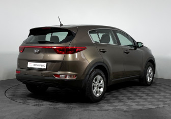 Подержанный автомобиль Kia Sportage 2016 года (5 фото)