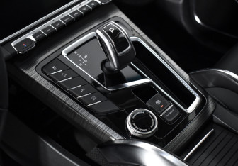 Подержанный автомобиль Geely Atlas Pro 2023 года (12 фото)