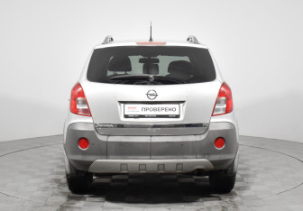 Подержанный автомобиль Opel Antara 2013 года (6 фото)