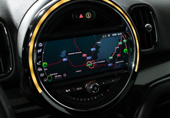 Подержанный автомобиль MINI Countryman 2019 года (18 фото)