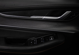 Подержанный автомобиль Exeed LX 2023 года (16 фото)