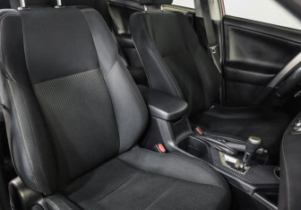 Подержанный автомобиль Toyota RAV4 2014 года (21 фото)