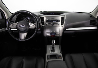 Подержанный автомобиль Subaru Outback Wagon 2011 года (9 фото)
