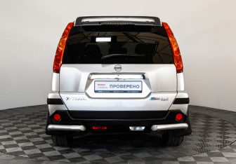 Подержанный автомобиль Nissan X-Trail 2007 года (6 фото)