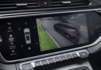 Подержанный автомобиль Geely Atlas Pro 2021 года (17 фото)