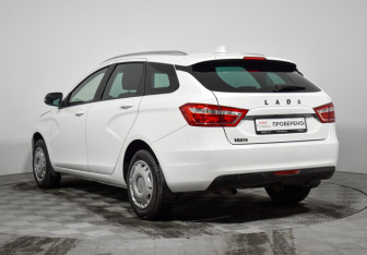 Подержанный автомобиль LADA (ВАЗ) Vesta Sedan 2017 года (7 фото)