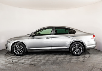 Подержанный автомобиль Volkswagen Passat Sedan 2016 года (9 фото)