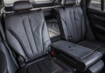 Подержанный автомобиль BMW X5 2013 года (34 фото)