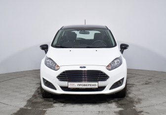 Подержанный автомобиль Ford Fiesta Hatchback 2017 года (2 фото)