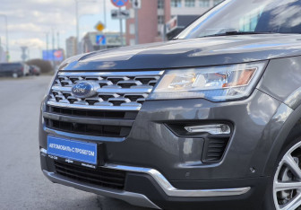 Подержанный автомобиль Ford Explorer 2018 года (8 фото)