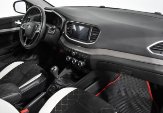 Подержанный автомобиль LADA (ВАЗ) Vesta Sedan 2023 года (12 фото)