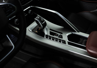 Подержанный автомобиль Geely Coolray 2023 года (21 фото)