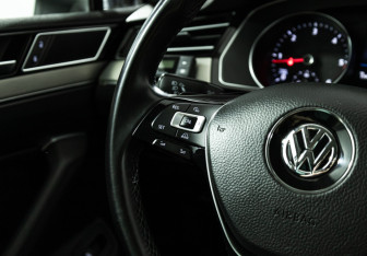 Подержанный автомобиль Volkswagen Passat Sedan 2018 года (15 фото)