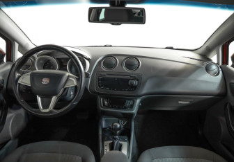 Подержанный автомобиль SEAT Ibiza Hatchback 2012 года (8 фото)