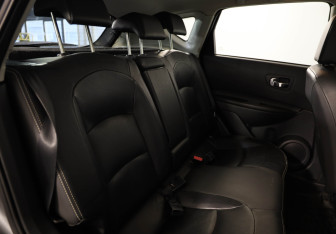 Подержанный автомобиль Nissan Qashqai 2011 года (19 фото)