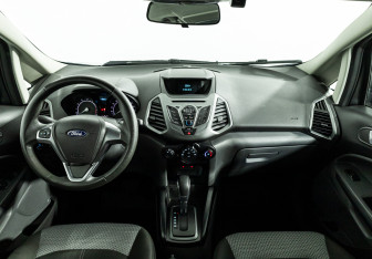 Подержанный автомобиль Ford EcoSport 2017 года (13 фото)