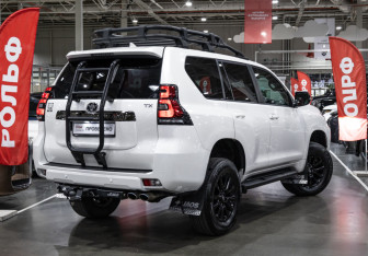 Подержанный автомобиль Toyota Land Cruiser Prado 2021 года (6 фото)
