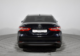Подержанный автомобиль Toyota Camry Sedan 2019 года (6 фото)
