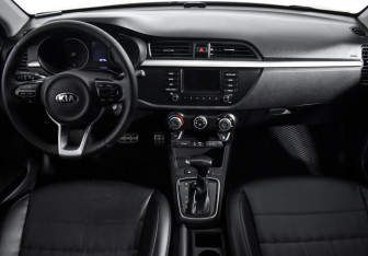 Подержанный автомобиль Kia Rio Sedan 2019 года (14 фото)