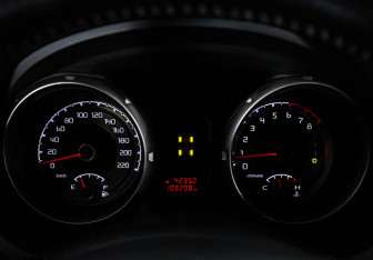 Подержанный автомобиль Mitsubishi Pajero 2014 года (26 фото)