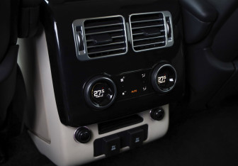 Подержанный автомобиль Land Rover Range Rover 2018 года (23 фото)