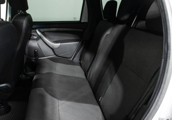 Подержанный автомобиль Renault Duster 2015 года (10 фото)