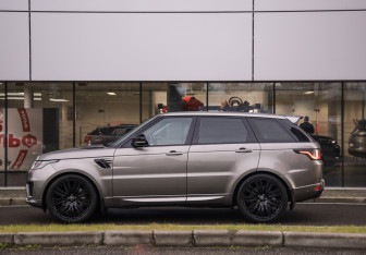 Подержанный автомобиль Land Rover Range Rover Sport 2021 года (9 фото)