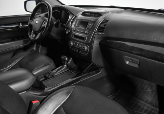 Подержанный автомобиль Kia Sorento 2012 года (13 фото)