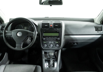 Подержанный автомобиль Volkswagen Jetta Sedan 2009 года (13 фото)