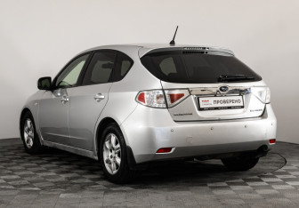 Подержанный автомобиль Subaru Impreza Hatchback 2008 года (7 фото)