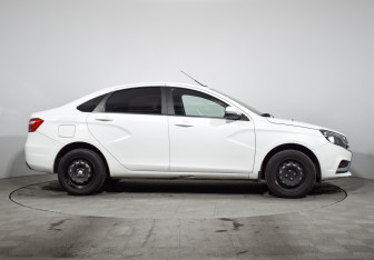 Подержанный автомобиль LADA (ВАЗ) Vesta Sedan 2019 года (3 фото)