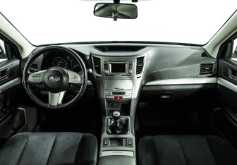Подержанный автомобиль Subaru Outback Wagon 2011 года (13 фото)