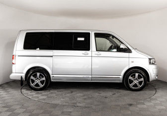 Подержанный автомобиль Volkswagen Multivan 2010 года (4 фото)