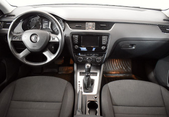 Подержанный автомобиль Skoda Octavia Liftback 2014 года (6 фото)