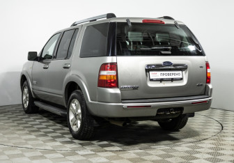 Подержанный автомобиль Ford Explorer 2008 года (7 фото)