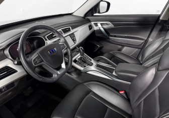 Подержанный автомобиль Geely Atlas 2021 года (9 фото)