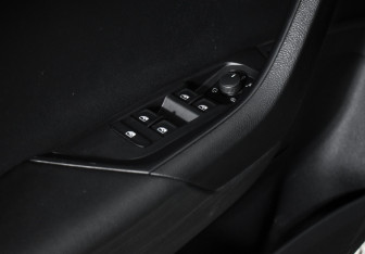 Подержанный автомобиль Skoda Karoq 2020 года (10 фото)
