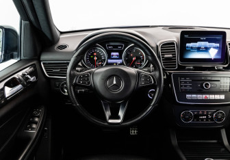 Подержанный автомобиль Mercedes-Benz GLE 2016 года (16 фото)