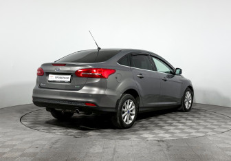 Подержанный автомобиль Ford Focus Sedan 2016 года (5 фото)