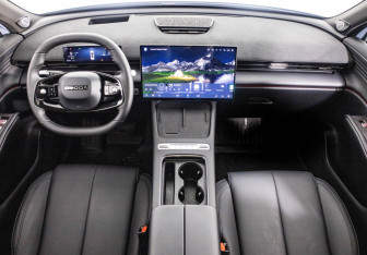 Подержанный автомобиль Omoda C7 2025 года (13 фото)