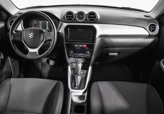 Подержанный автомобиль Suzuki Vitara 2015 года (13 фото)