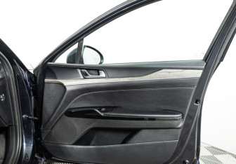 Подержанный автомобиль Kia K5 2022 года (28 фото)