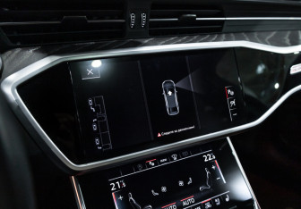 Подержанный автомобиль Audi A6 Sedan 2023 года (18 фото)