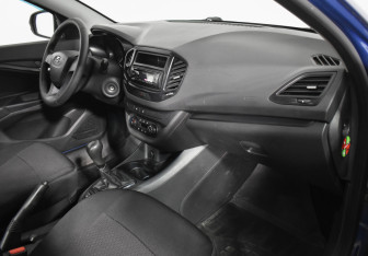 Подержанный автомобиль LADA (ВАЗ) Vesta Sedan 2017 года (12 фото)