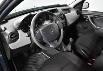 Подержанный автомобиль Renault Duster 2016 года (9 фото)
