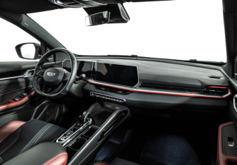 Подержанный автомобиль Geely Coolray 2023 года (9 фото)