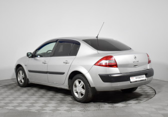 Подержанный автомобиль Renault Megane Sedan 2006 года (7 фото)