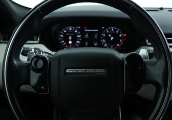 Подержанный автомобиль Land Rover Range Rover Velar 2018 года (18 фото)